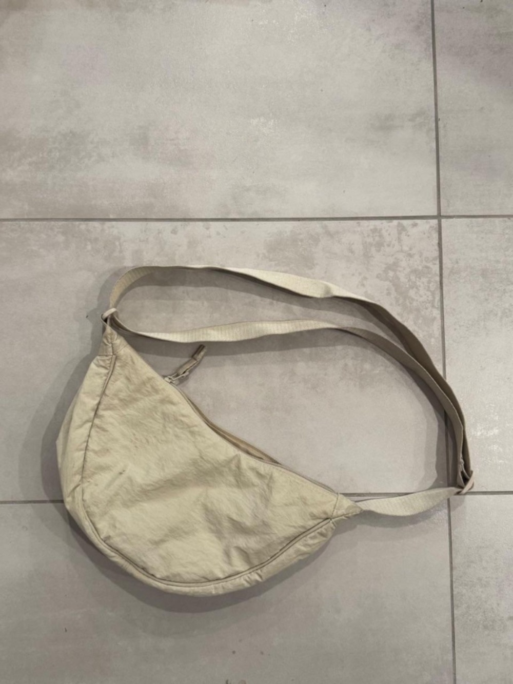 Uniqlo round mini crossbody bag